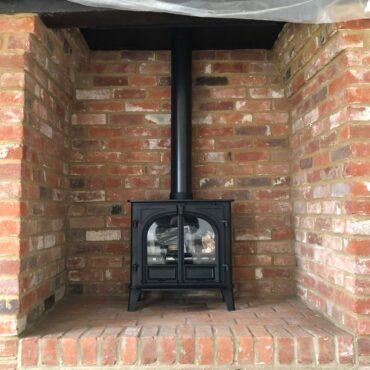 Stovax Stockton 5 Wide Multi-fuel Stove with Double Door.