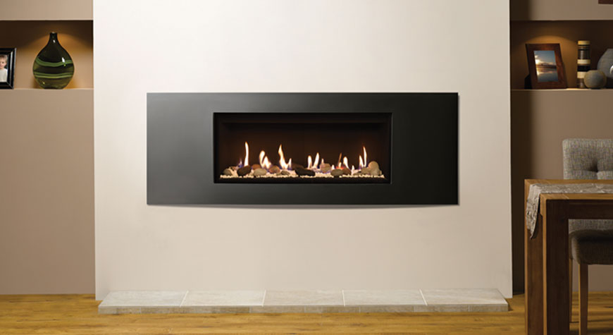 Gazco Studio 2 Verve Conventional Flue in Graphite with Pebble & Stone fuel bed and Black Reeded lining