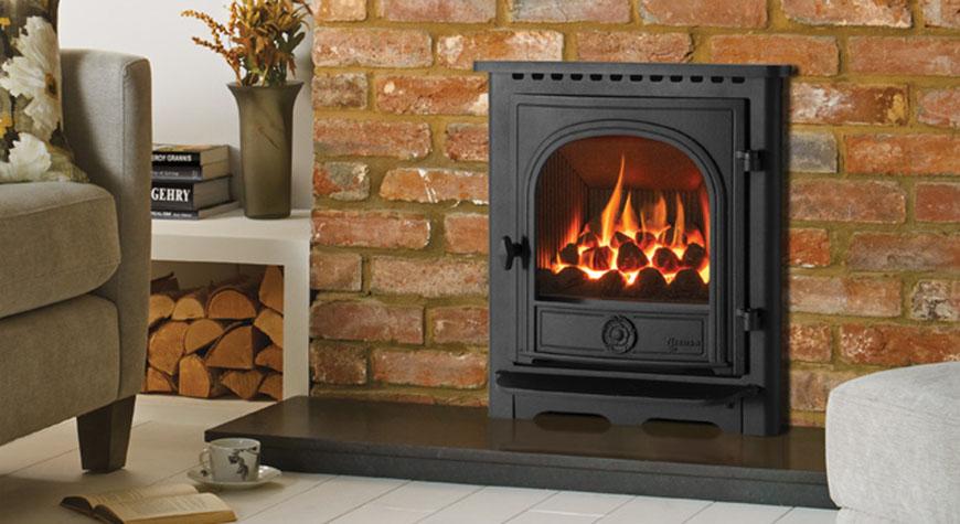 Logic HE balanced flue fire with coal-effect and Dartmouth Inset front
