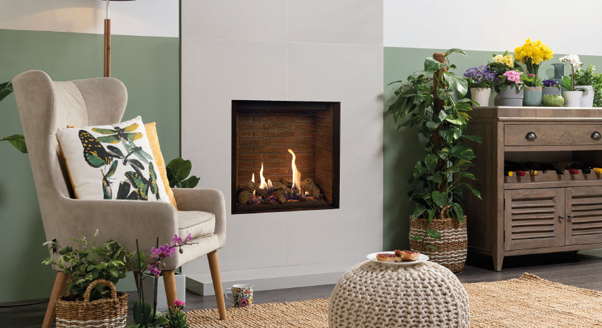 Gazco Riva2 600HL Edge gas fire with brick effect lining.