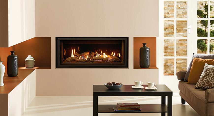 Studio 2, Edge ‘Cool Wall’ with Driftwood Log-effect fuel bed and EchoFlame Black Glass Lining.