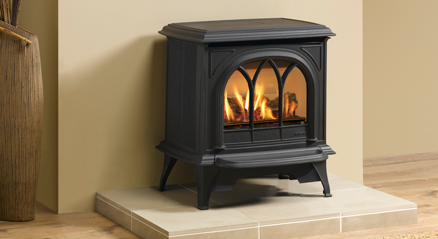 Gazco Huntingdon 30 gas stove with log-effect in Matt Black