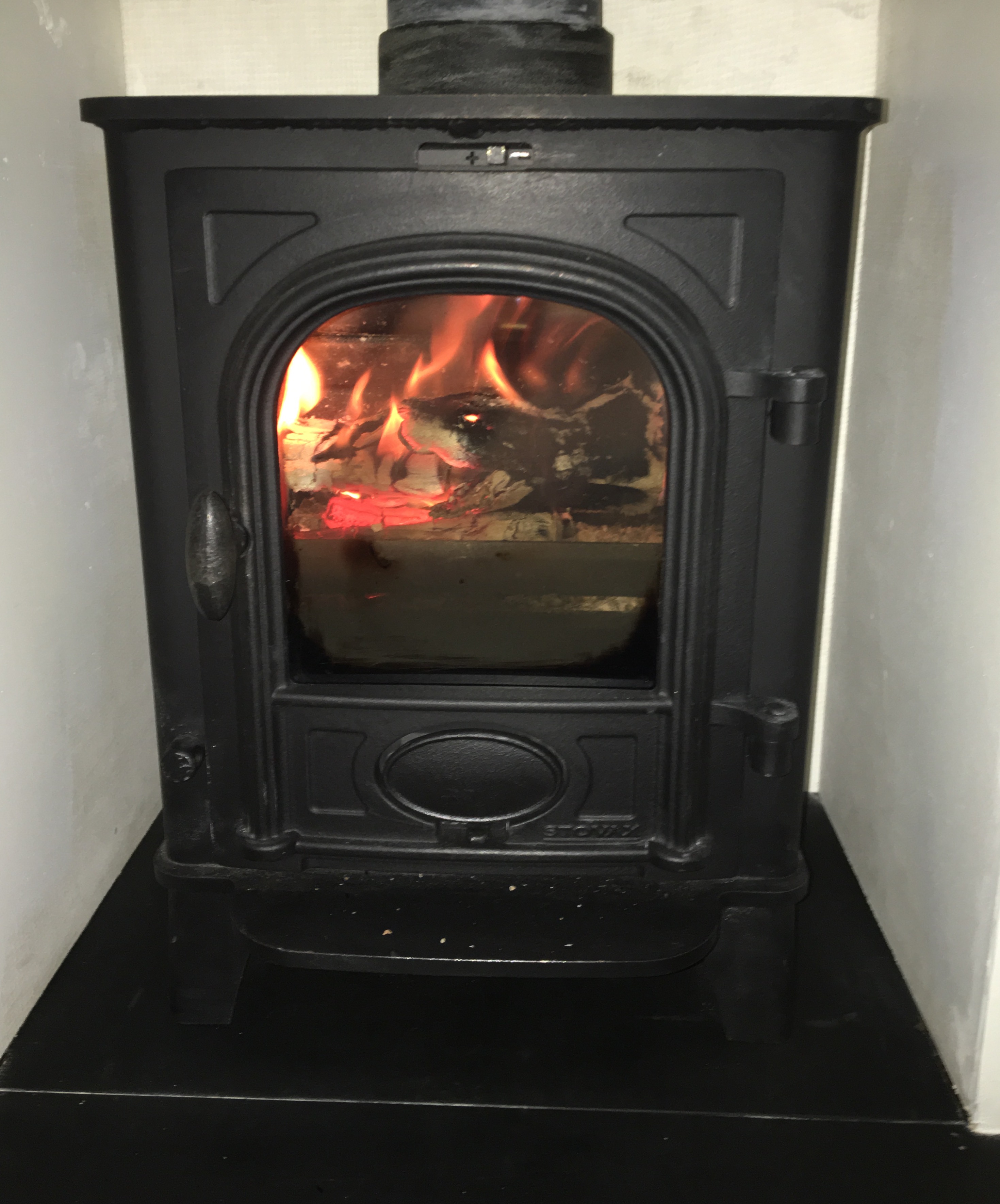 Stovax Stockton 3 Wood burning & Multifuel Stove Review "Small but